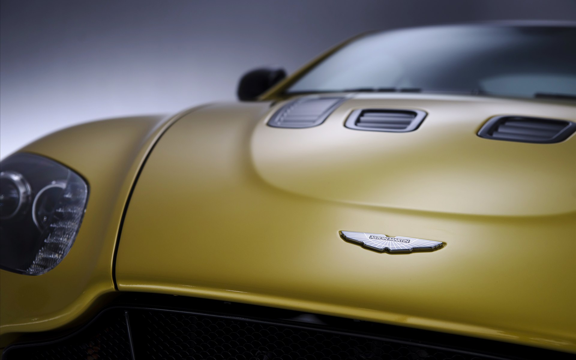 Aston Martin V12 Vantage S 2014